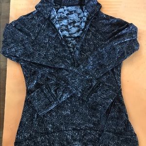 Lululemon Outrun the elements 1/2 zip